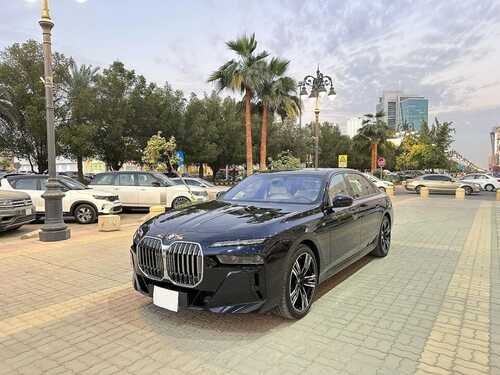 عروض معرض الو كار للسيارات الرياض اليوم 7 ديسمبر 2023 الموافق 23 جمادى الأولى 1445 اجعل الفخامة اختيارك 4 كذلك عروض معرض الو كار للسيارات